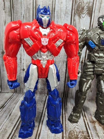 Transformers lot of 3 Autobot Drift, Decepticon Lockdown, Autobot Optimus Prime - Picture 2 of 11